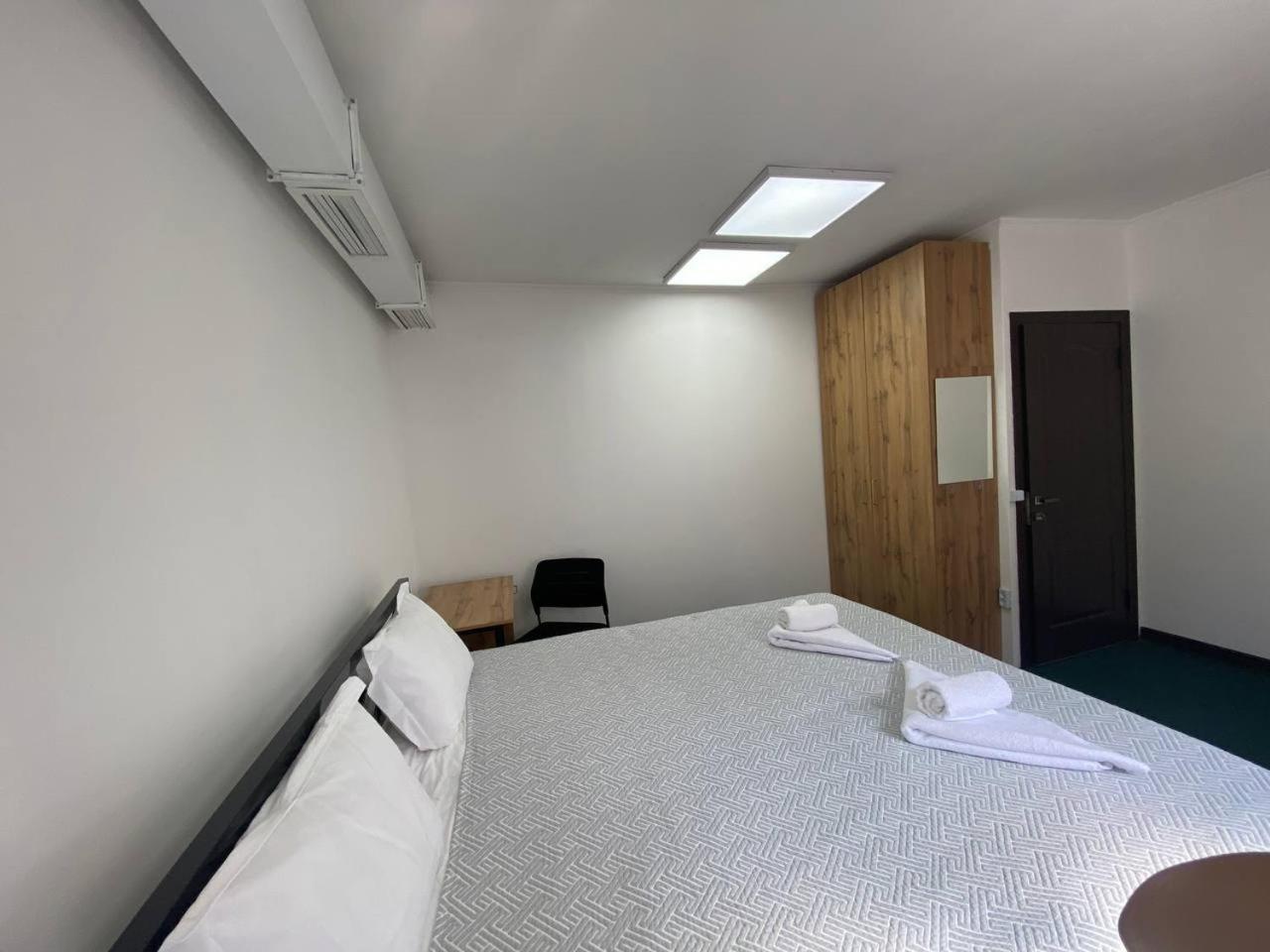 Место Встречи "Guest House Meeting Place" Bishkek Exterior foto